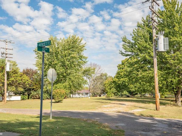 945 LaFayette Street, Warsaw, IL 62379