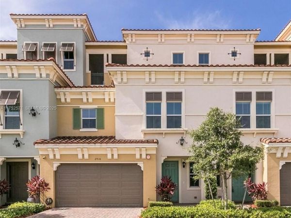 2910 NW 124th Way, Unit 2910, Sunrise, FL 33323