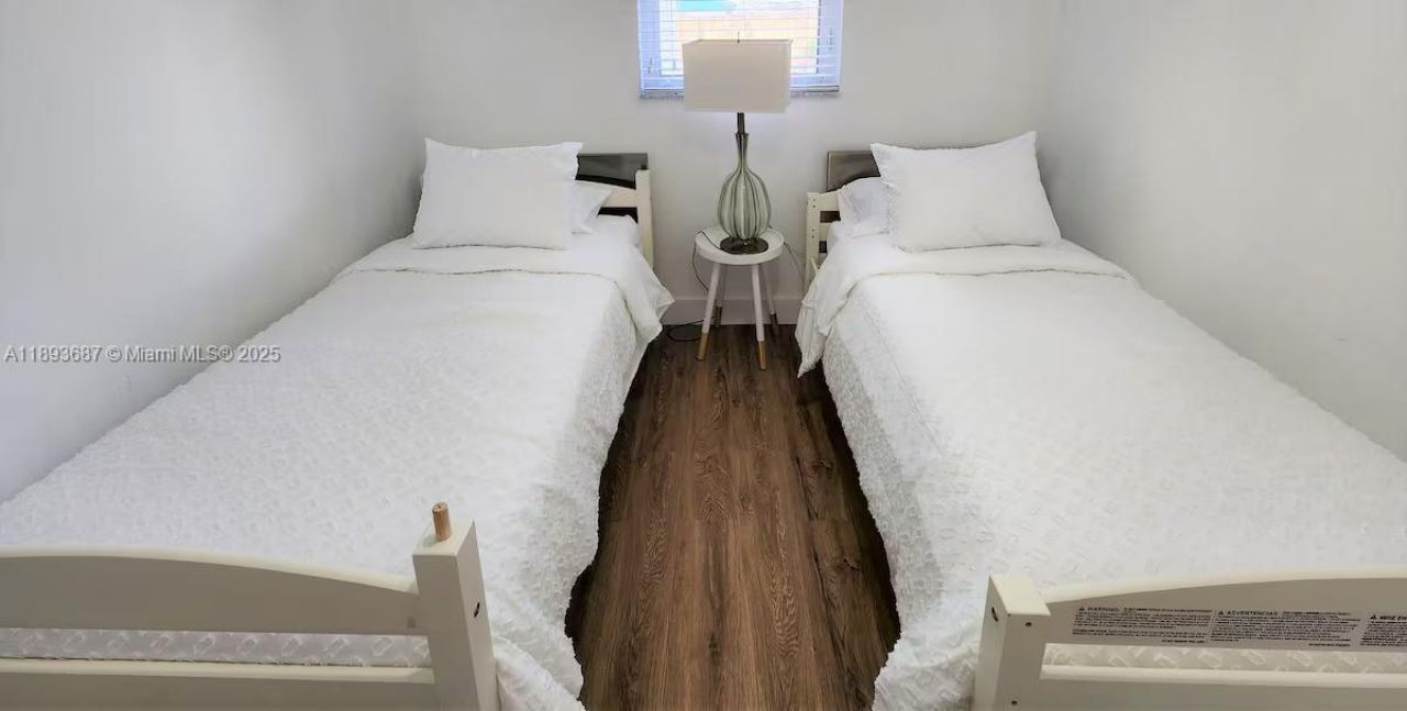 11301 Quail Roost Dr, Miami, FL 33157 Photo