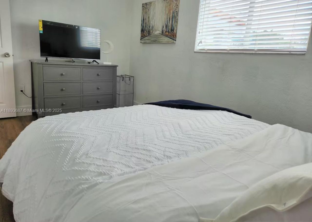 11301 Quail Roost Dr, Miami, FL 33157 Photo