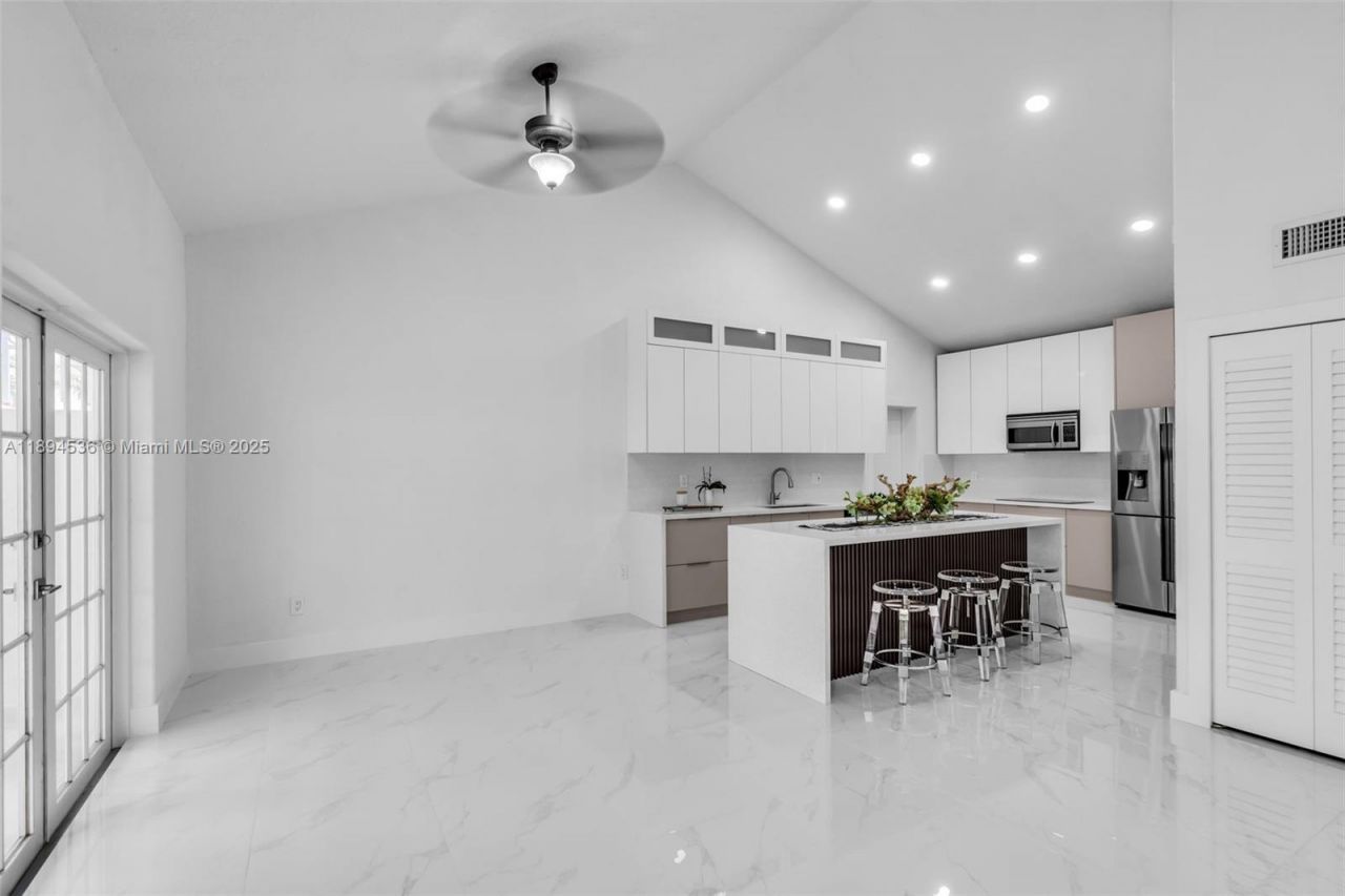 14820 NW 87th Ct, Miami Lakes, FL 33018 Photo