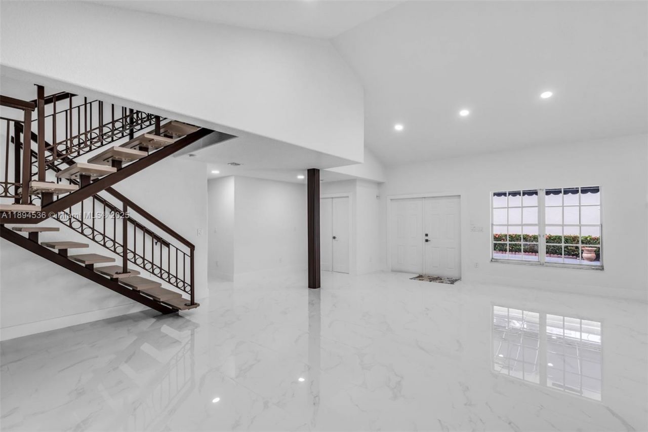 14820 NW 87th Ct, Miami Lakes, FL 33018 Photo