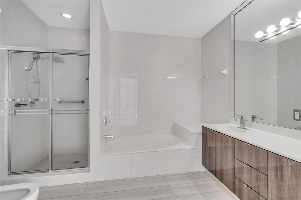 14820 NW 87th Ct, Miami Lakes, FL 33018 Photo