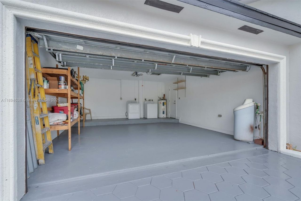 14820 NW 87th Ct, Miami Lakes, FL 33018 Photo