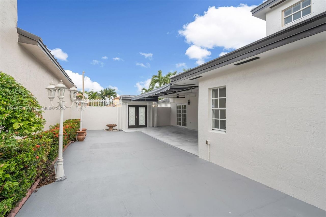 14820 NW 87th Ct, Miami Lakes, FL 33018 Photo