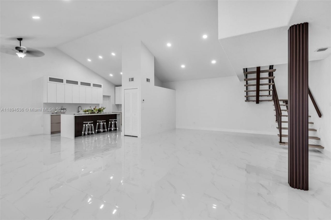 14820 NW 87th Ct, Miami Lakes, FL 33018 Photo