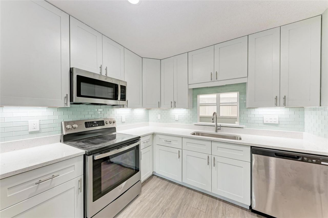 6300 Flotilla Drive, Unit 105, Holmes Beach, FL 34217 Photo