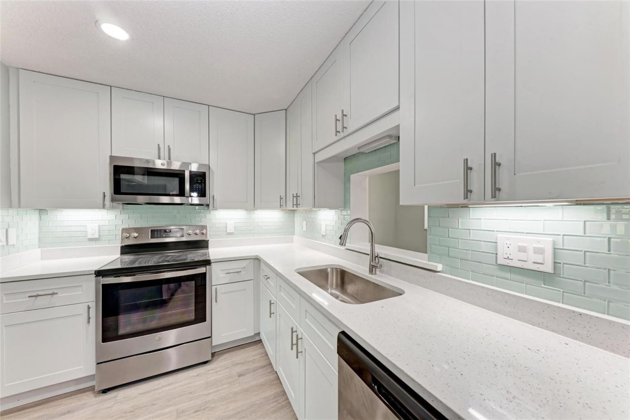 6300 Flotilla Drive, Unit 105, Holmes Beach, FL 34217 Photo