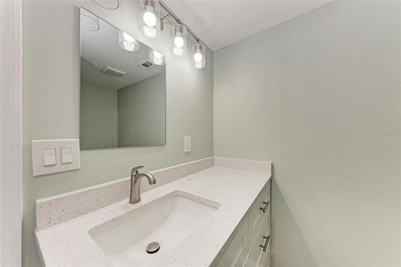 6300 Flotilla Drive, Unit 105, Holmes Beach, FL 34217 Photo