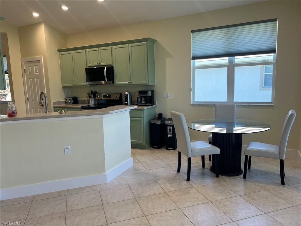 6809 Ascot Dr, Unit 201, Naples, FL 34113 Photo
