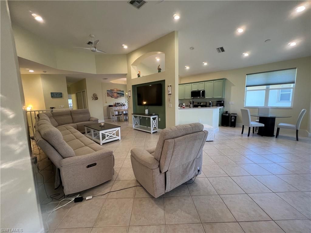 6809 Ascot Dr, Unit 201, Naples, FL 34113 Photo