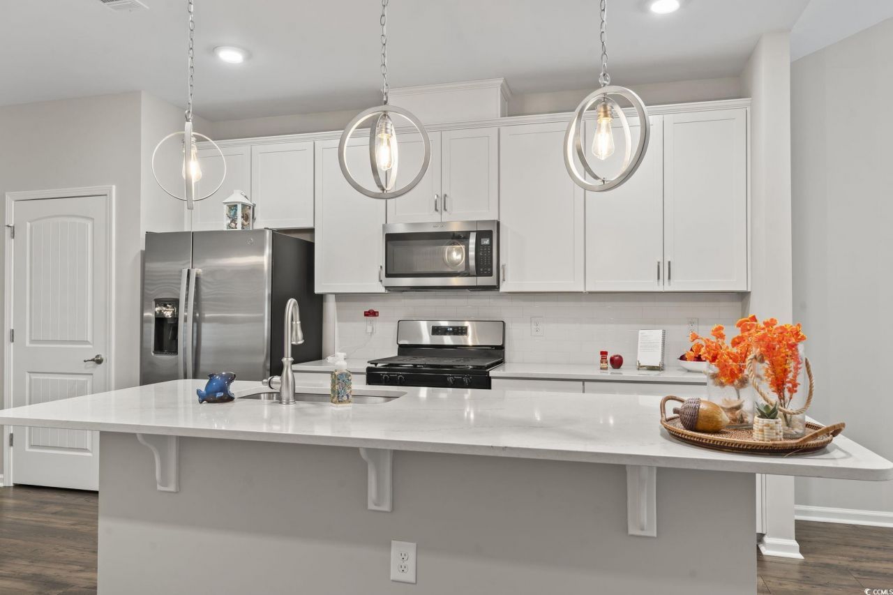 4040 Taranto Loop Photo 10