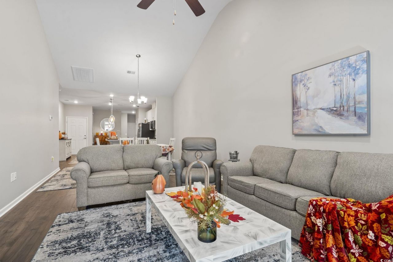 4040 Taranto Loop Photo 15