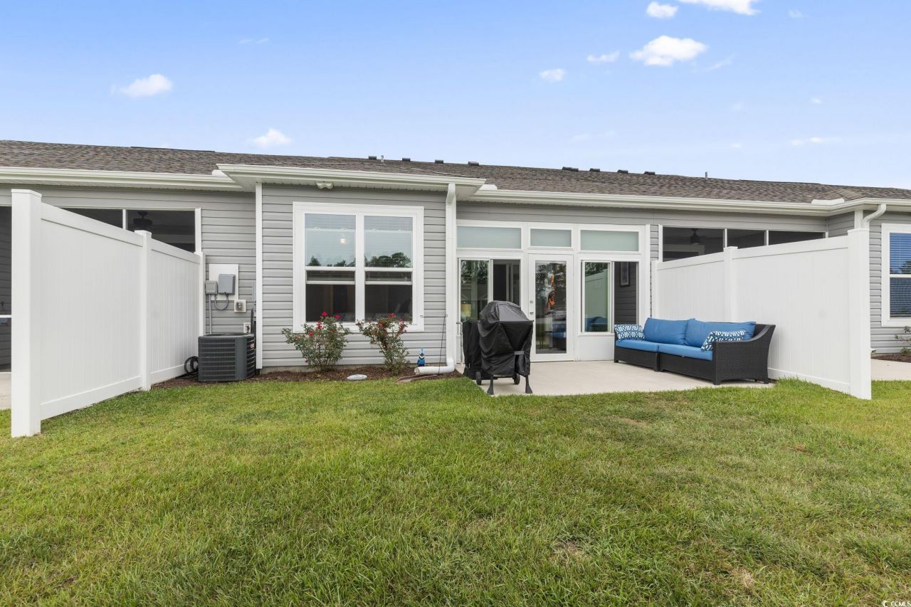 4040 Taranto Loop Photo 34