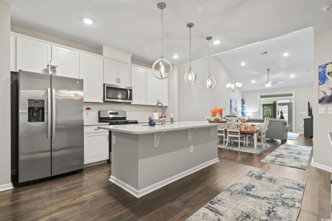 4040 Taranto Loop Photo 5