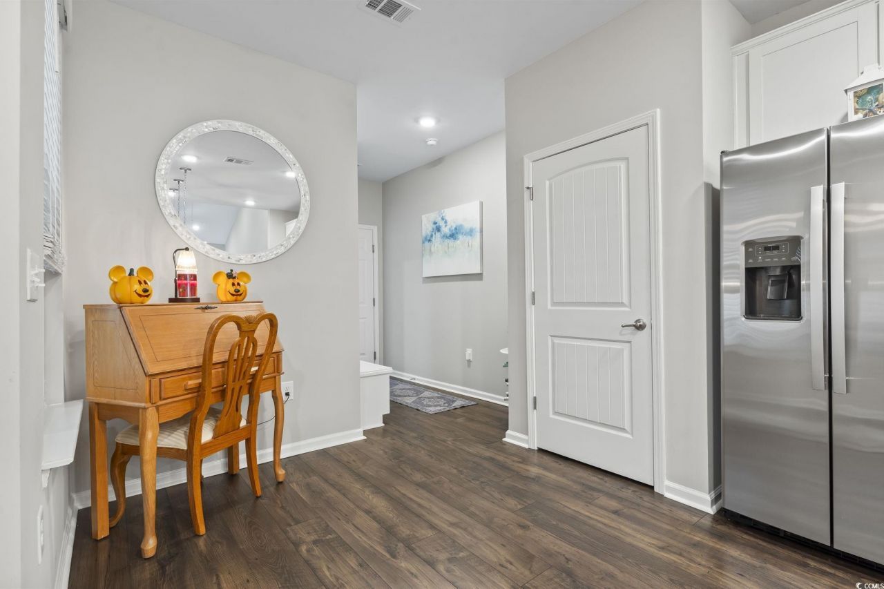 4040 Taranto Loop Photo 6