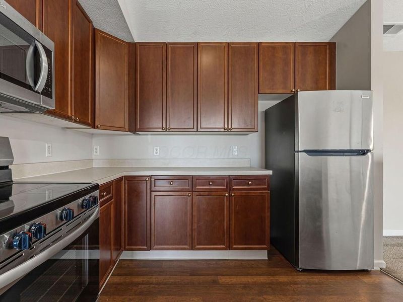 789 Hidden Springs Drive, Lewis Center, OH 43035 Photo 11