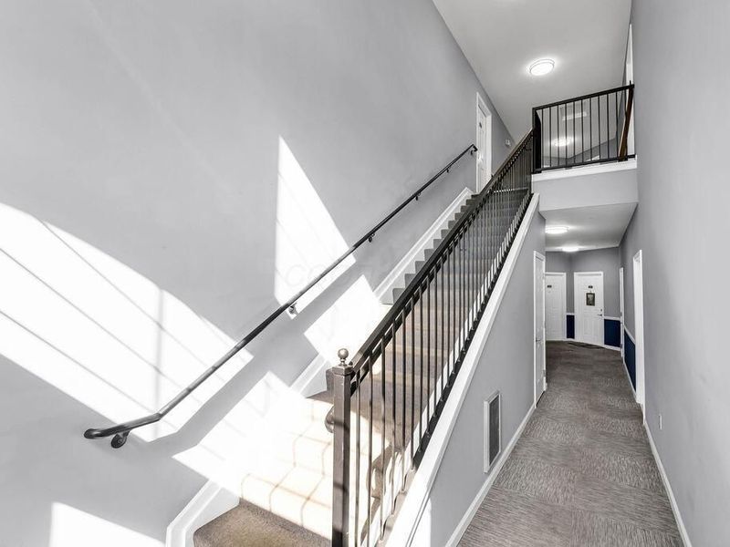 789 Hidden Springs Drive, Lewis Center, OH 43035 Photo 2