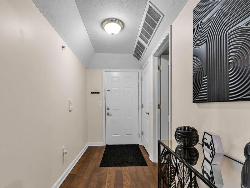 789 Hidden Springs Drive, Lewis Center, OH 43035 Photo 4