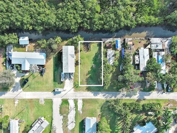 6 Spoonbill AVE, EVERGLADES CITY, FL 34139
