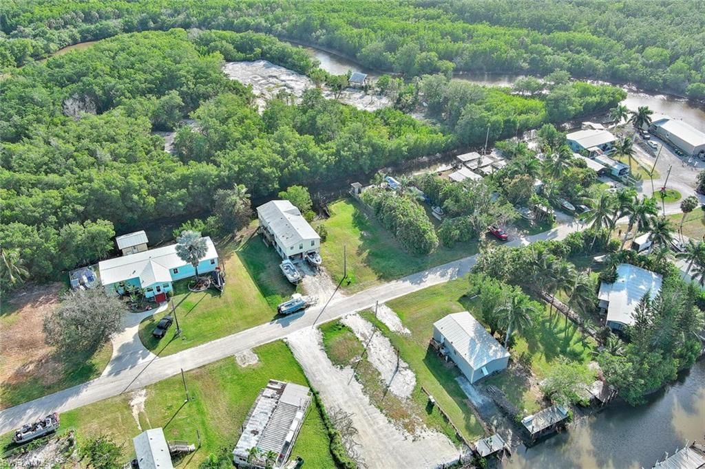 6 Spoonbill Ave, Everglades City, FL 34139 Photo