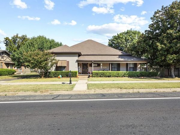 302 W Main Street, Honey Grove, TX 75446