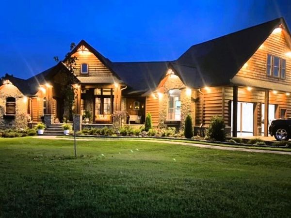 133 Osage Avenue, Mountain View, AR 72560