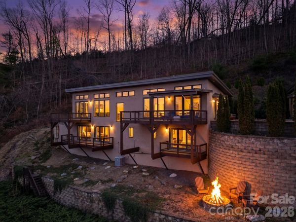 128 Leisure Mountain Road, Asheville, NC 28804
