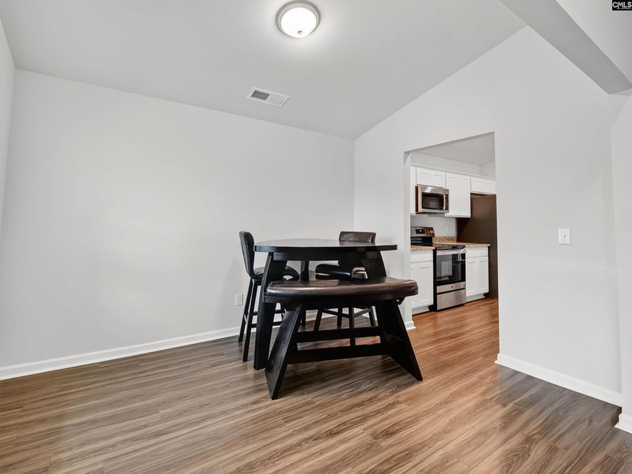 765 Tanager Lane Photo 5