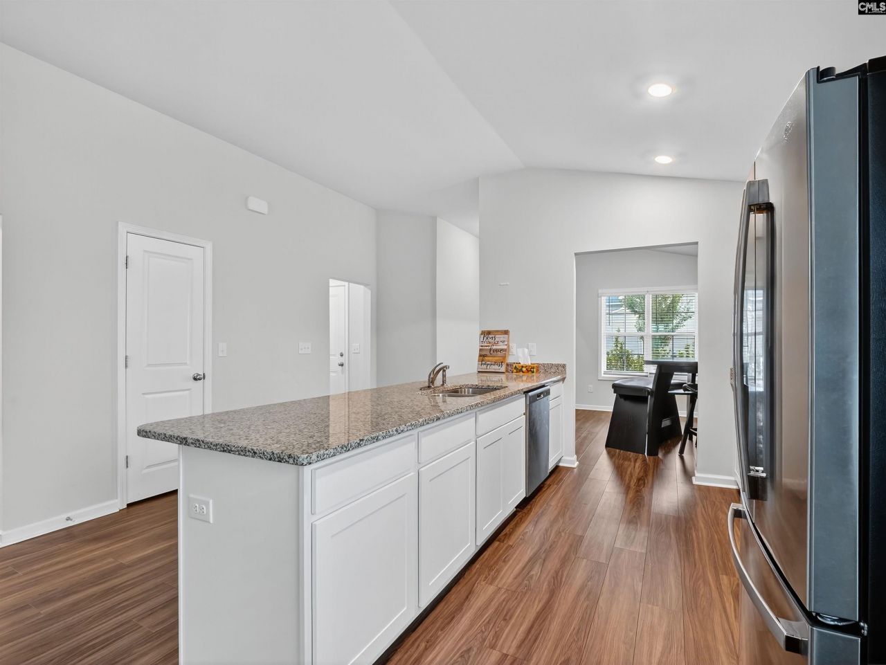 765 Tanager Lane Photo 8