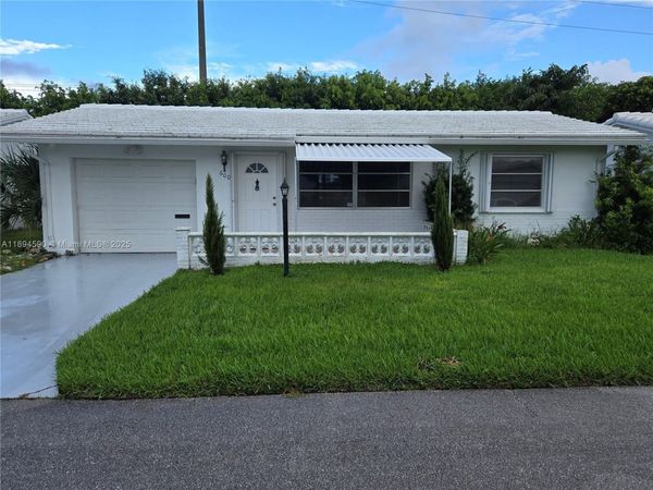 600 SW 8th Pl, Boynton Beach, FL 33426