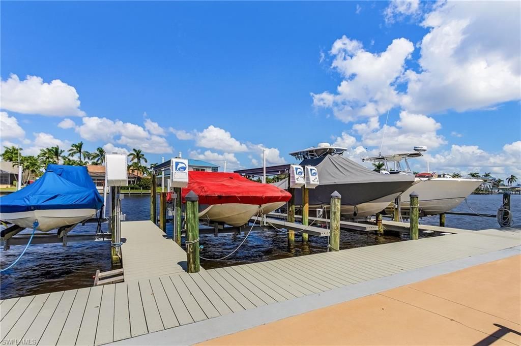 1911 SE 40th Ter, Unit 201, Cape Coral, FL 33904 Photo