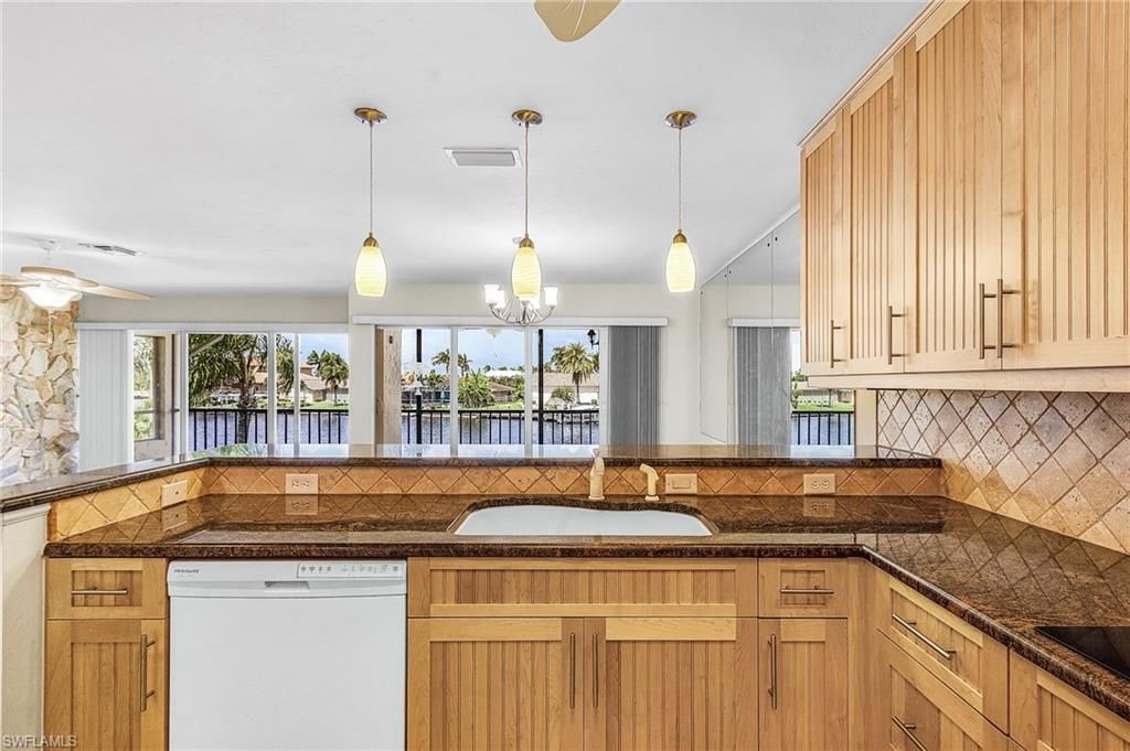 1911 SE 40th Ter, Unit 201, Cape Coral, FL 33904 Photo