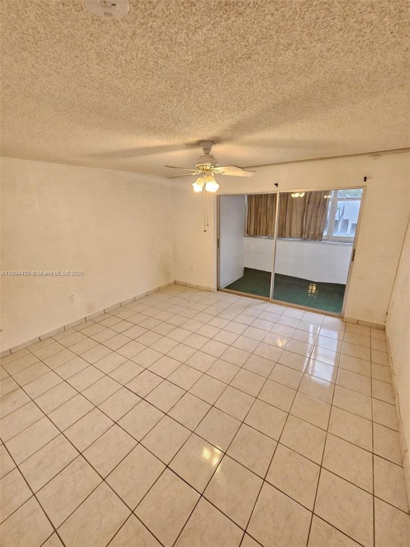 1555 W 44th Pl, Unit 221B, Hialeah, FL 33012 Photo