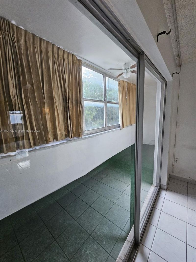 1555 W 44th Pl, Unit 221B, Hialeah, FL 33012 Photo