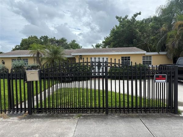1270 NW 111th St, Miami, FL 33167