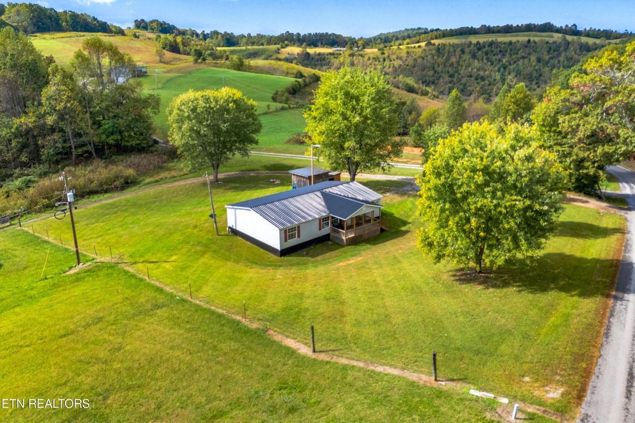 2973 Chinquipin Rd, Sneedville, TN 37869 Main Photo