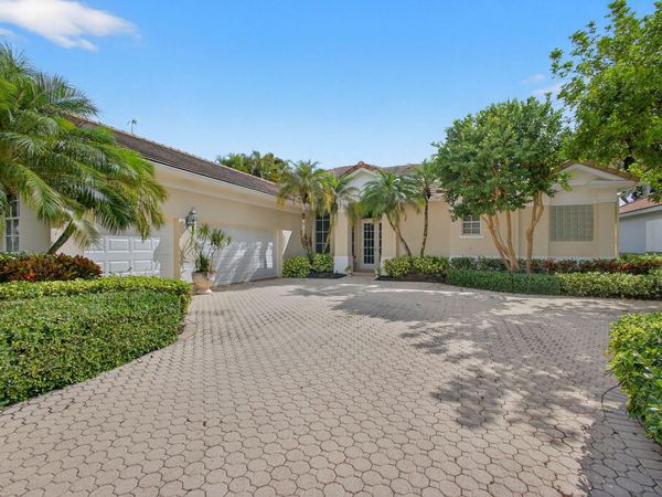 8784 Lakes Boulevard, West Palm Beach, FL 33412