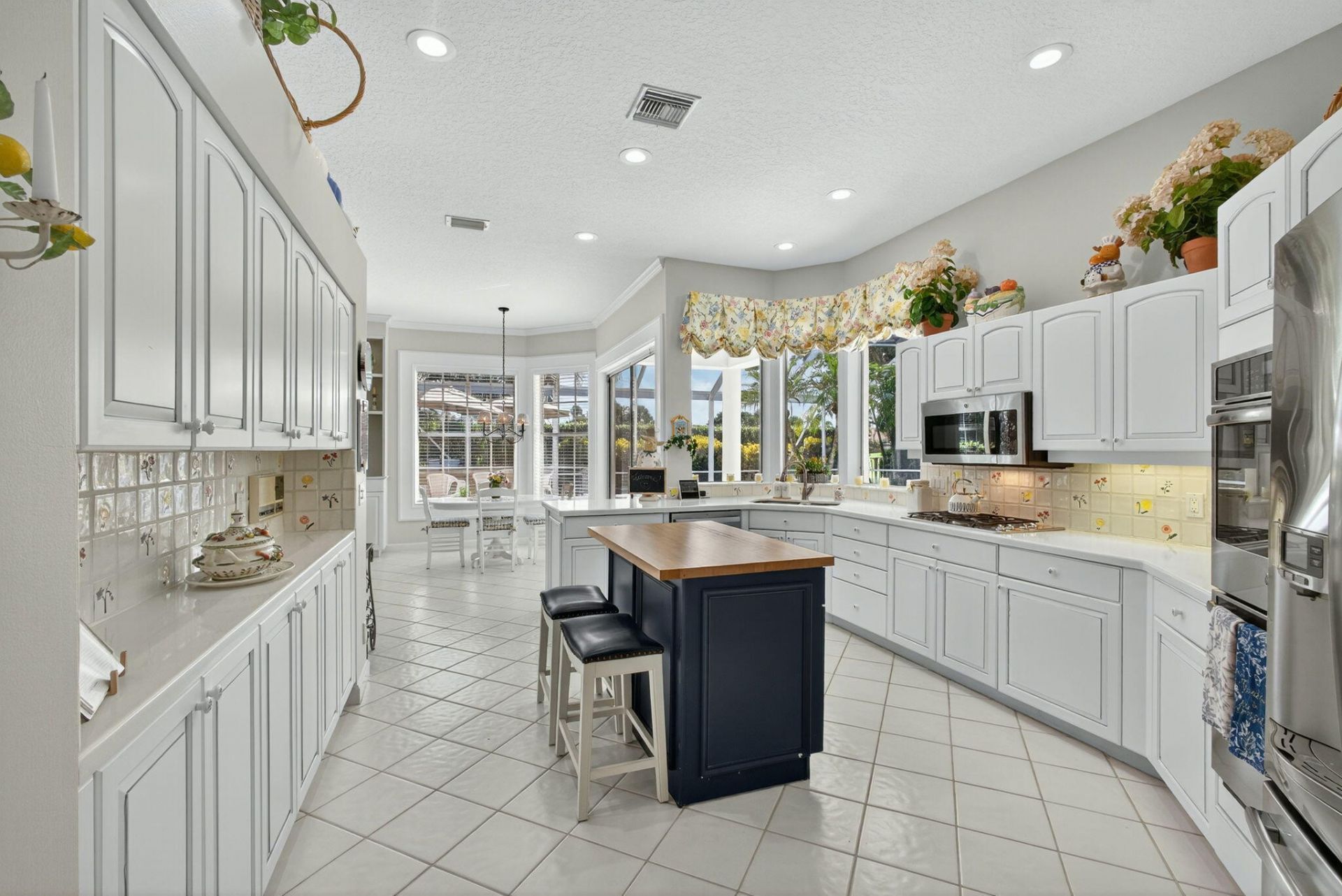 8784 Lakes Boulevard, West Palm Beach, FL 33412 Photo