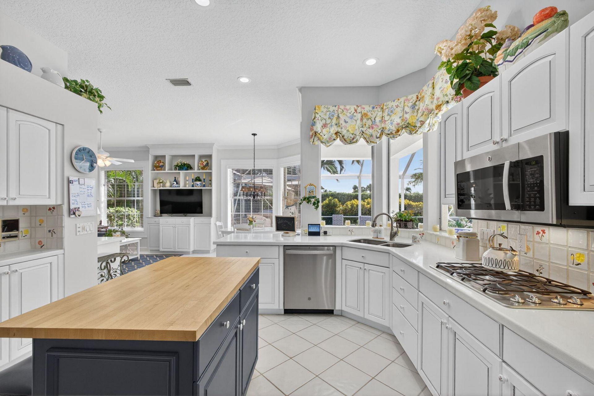 8784 Lakes Boulevard, West Palm Beach, FL 33412 Photo