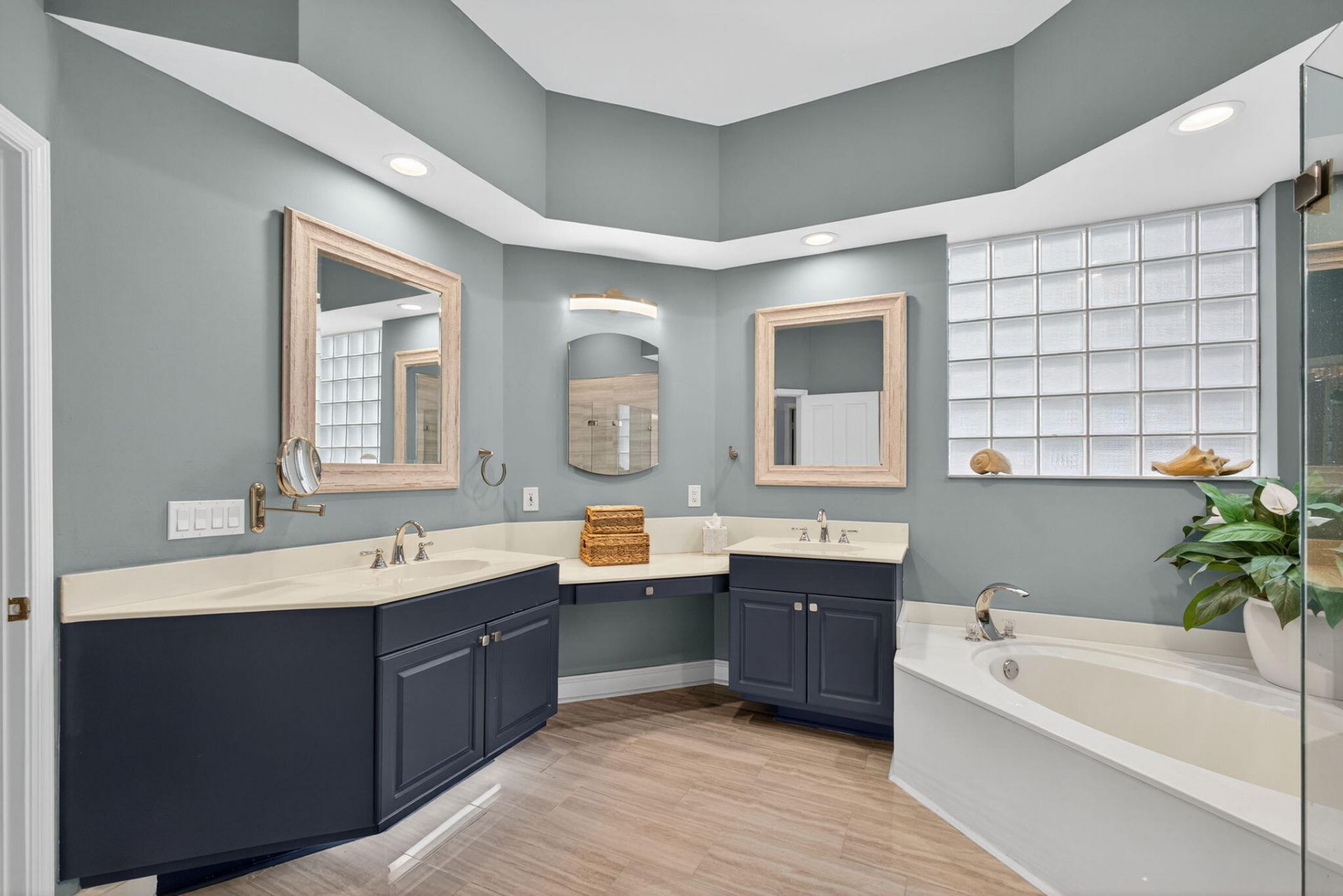 8784 Lakes Boulevard, West Palm Beach, FL 33412 Photo