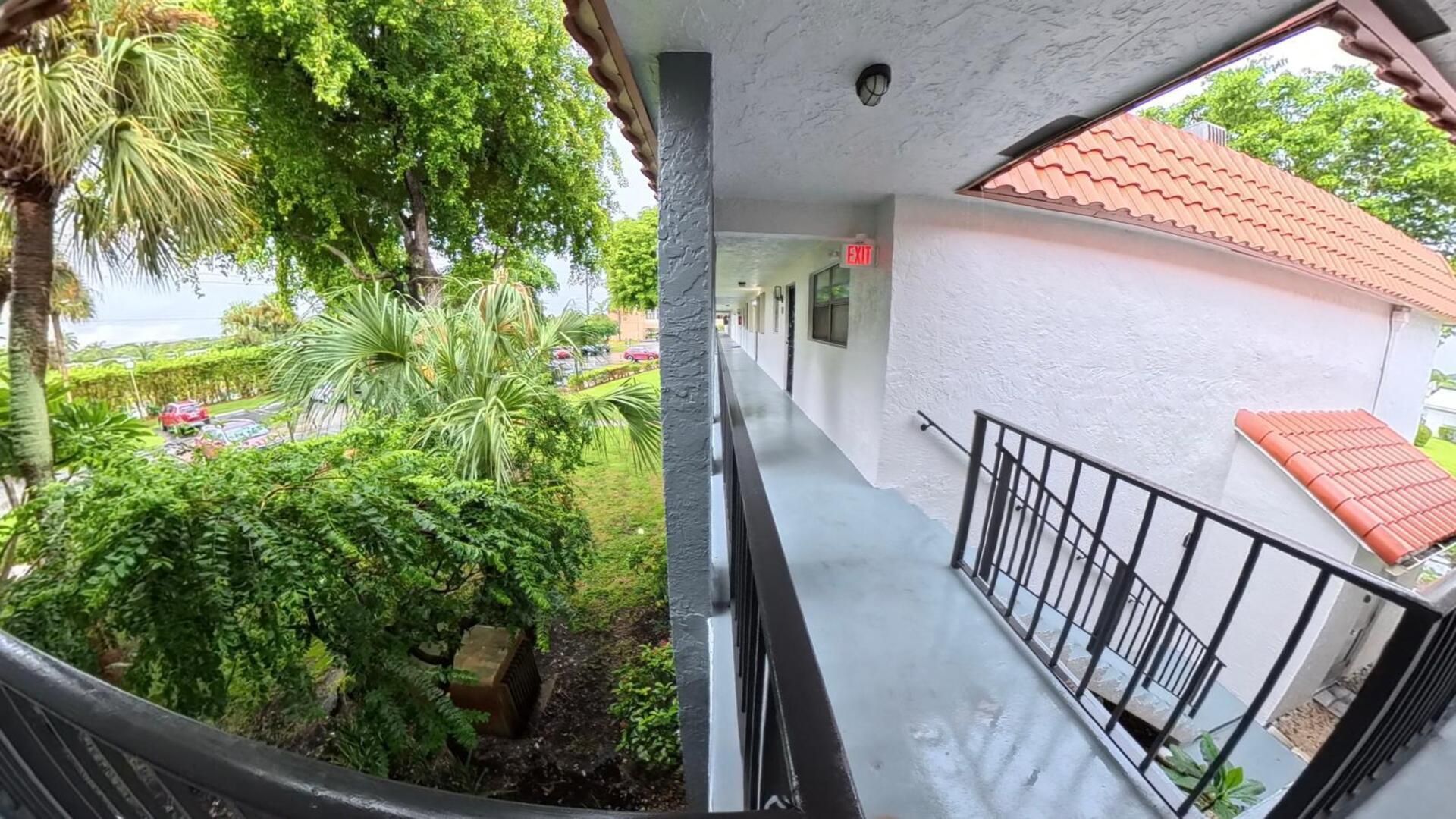 2161 W Woolbright Rd, Unit m202, Boynton Beach, FL 33426 Photo