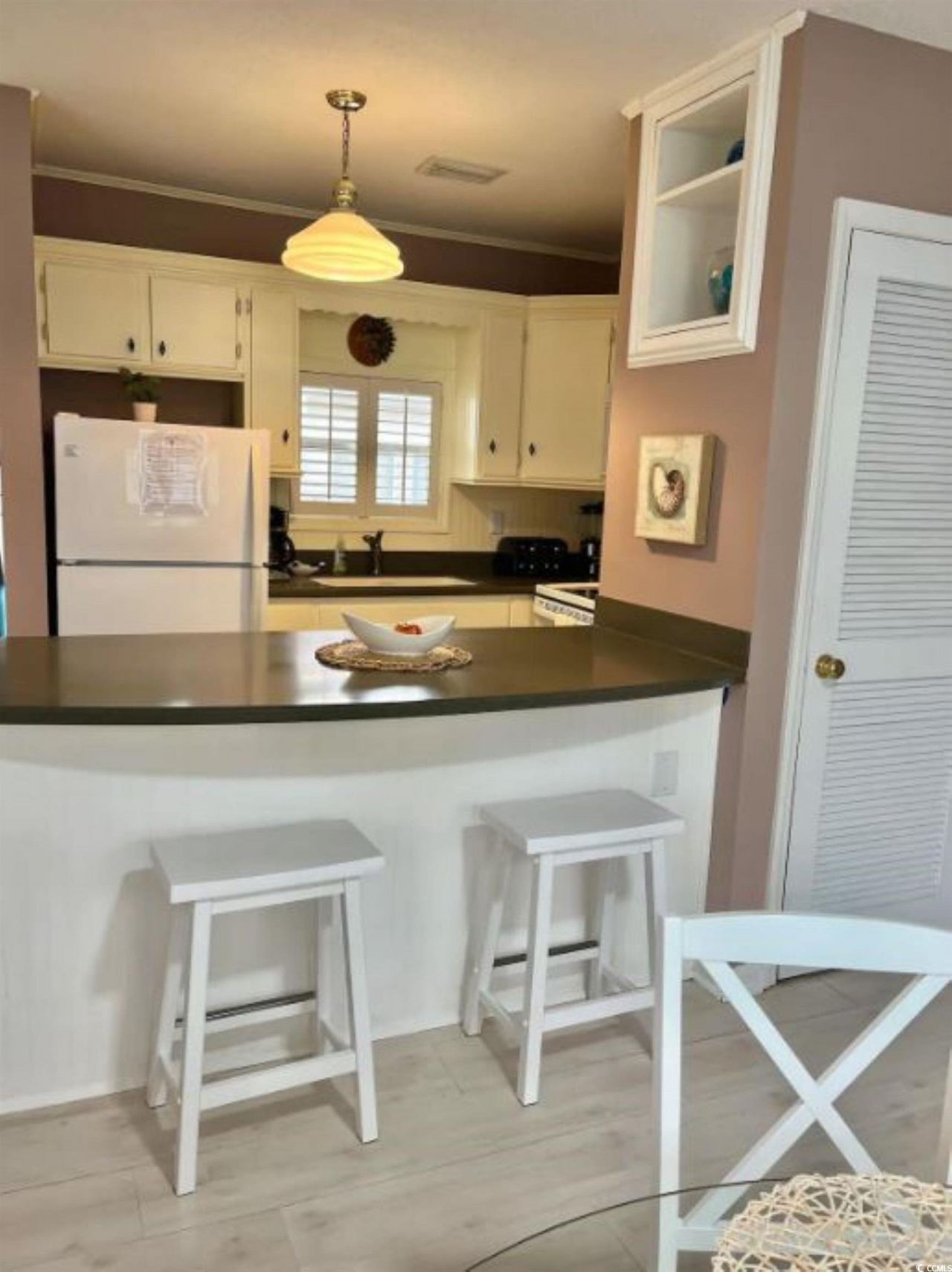 1984 Jacana Dr. Photo 4