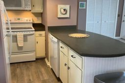 1984 Jacana Dr. photo 4