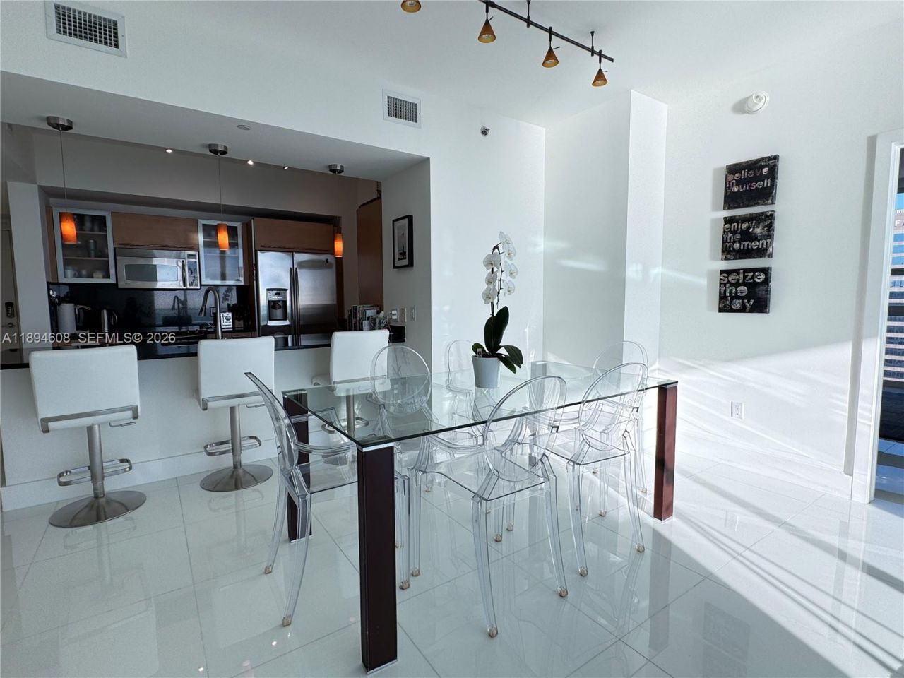 950 Brickell Bay Dr, Unit 3610, Miami, FL 33131 Photo