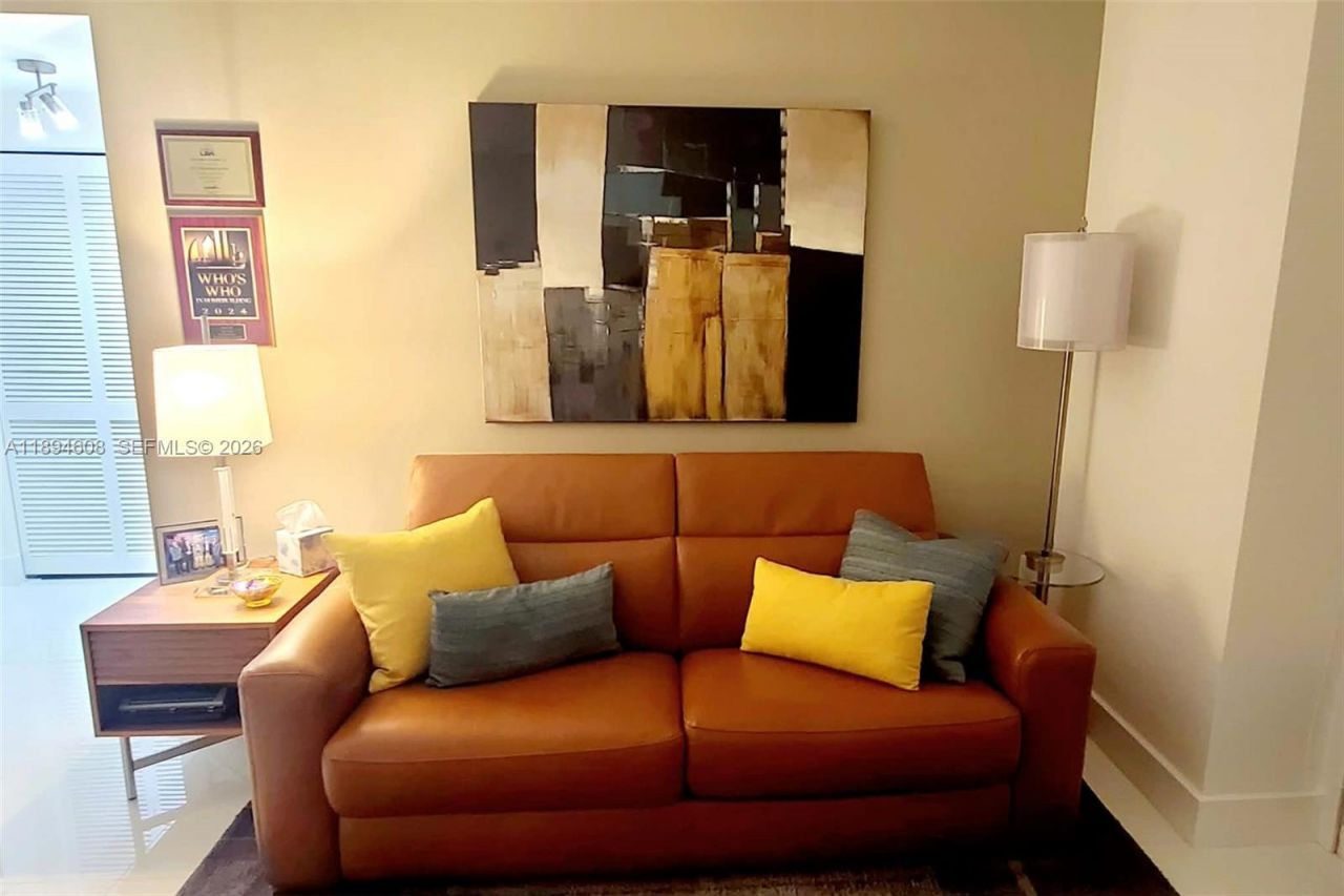 950 Brickell Bay Dr, Unit 3610, Miami, FL 33131 Photo