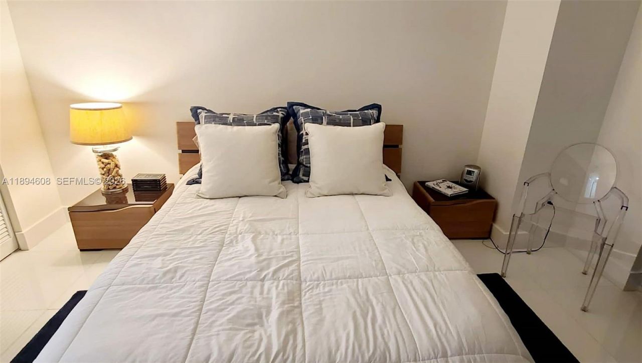 950 Brickell Bay Dr, Unit 3610, Miami, FL 33131 Photo