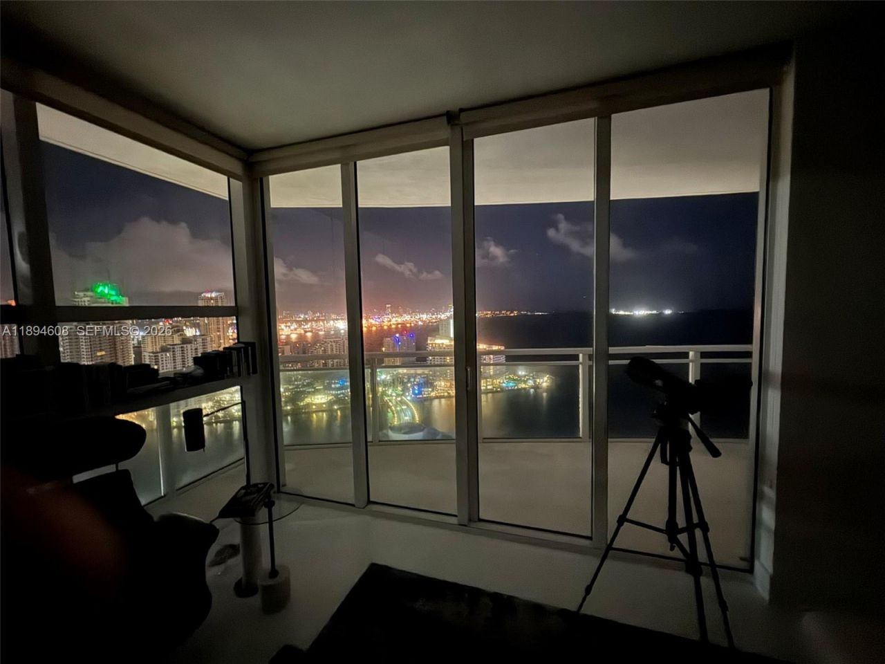 950 Brickell Bay Dr, Unit 3610, Miami, FL 33131 Photo