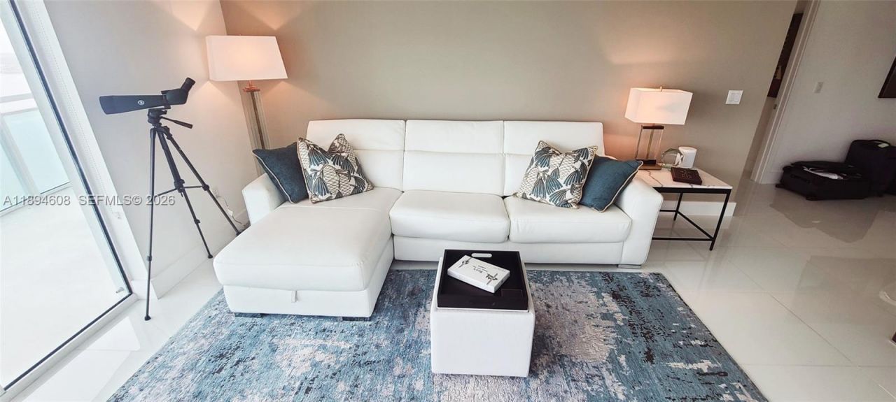 950 Brickell Bay Dr, Unit 3610, Miami, FL 33131 Photo