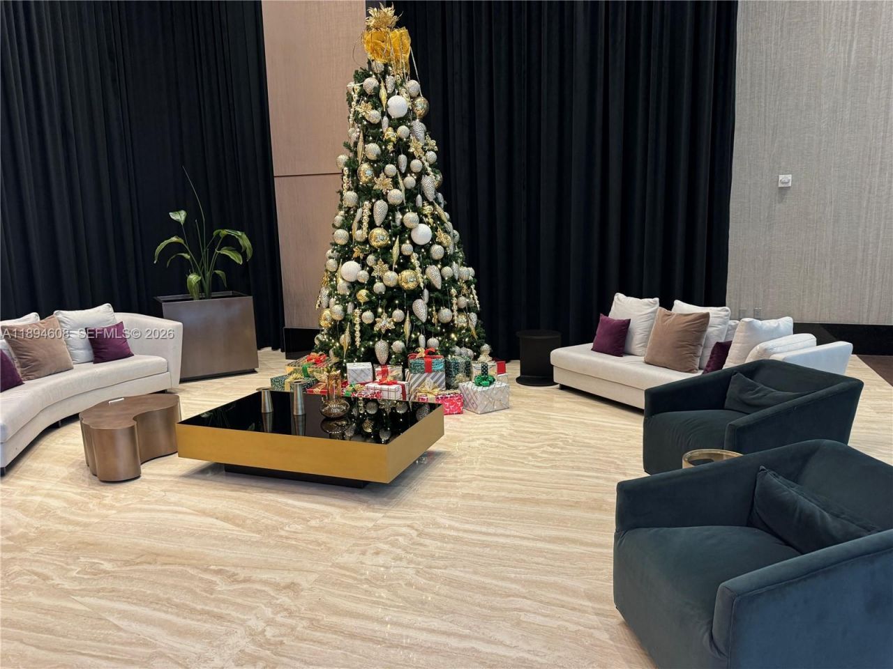 950 Brickell Bay Dr, Unit 3610, Miami, FL 33131 Photo